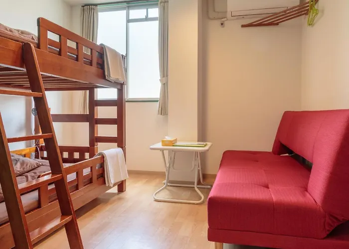 J-Hoppers Osaka Guesthouse